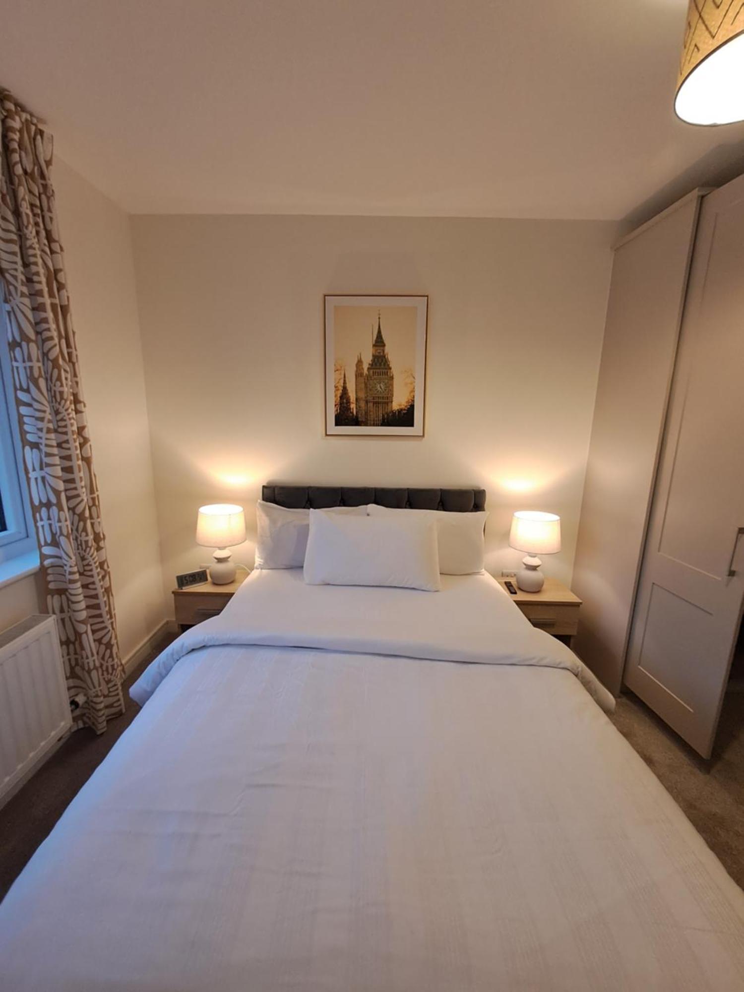 Cozy Bedroom In Lucan, Dublin Eksteriør bilde